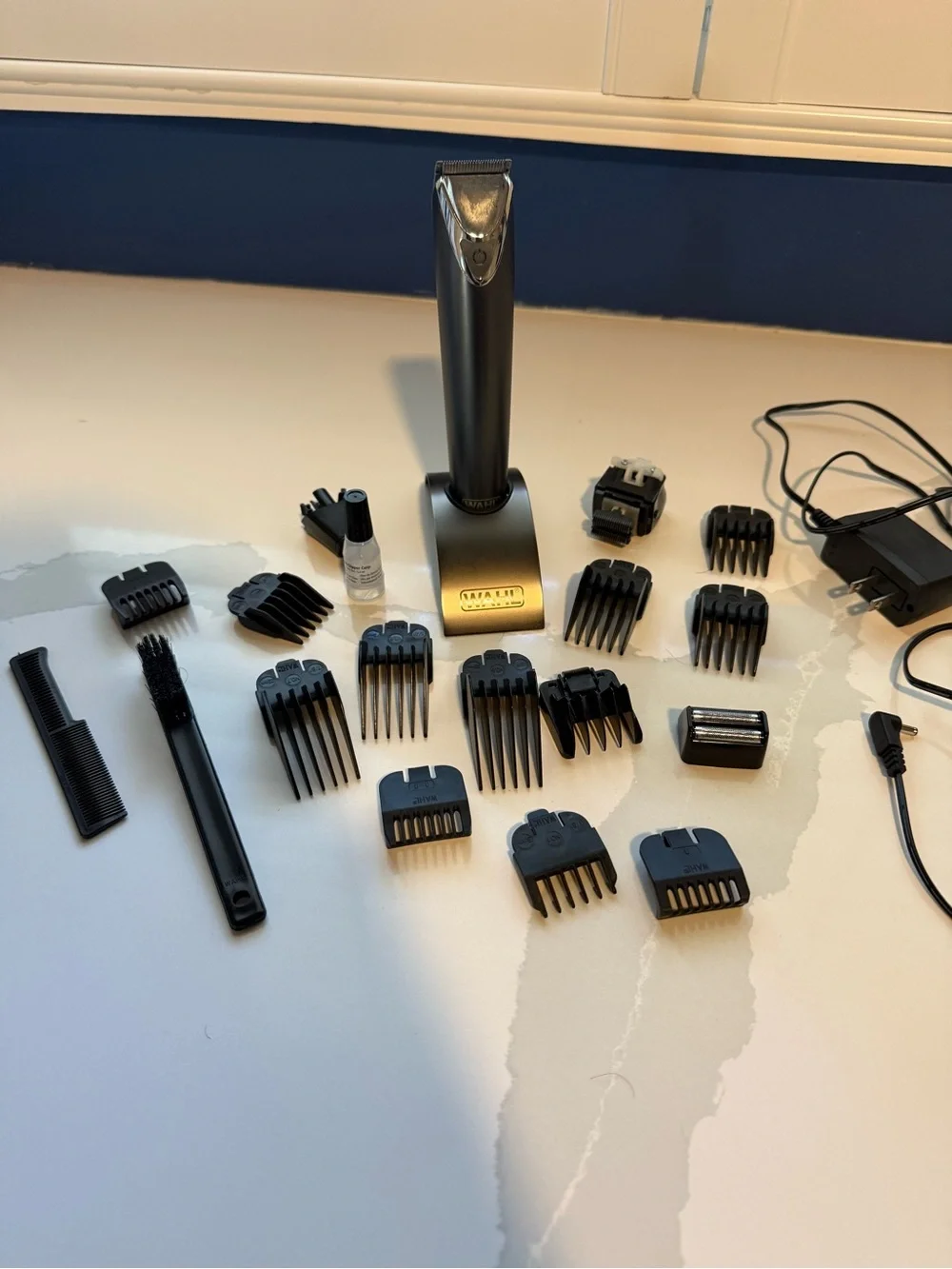 Wahl Black Cordless Trimmer Set with Multiple Guide Combs